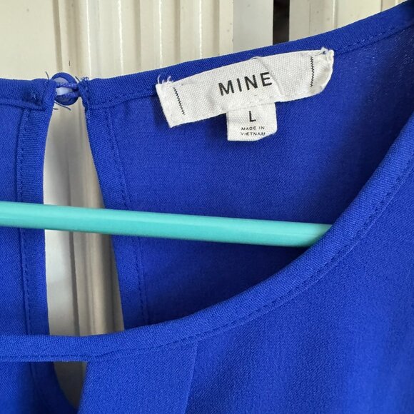 NWOT Mine brand cobalt blue blouse w/ lace cap sleeves, women's size large - Picture 4 of 8